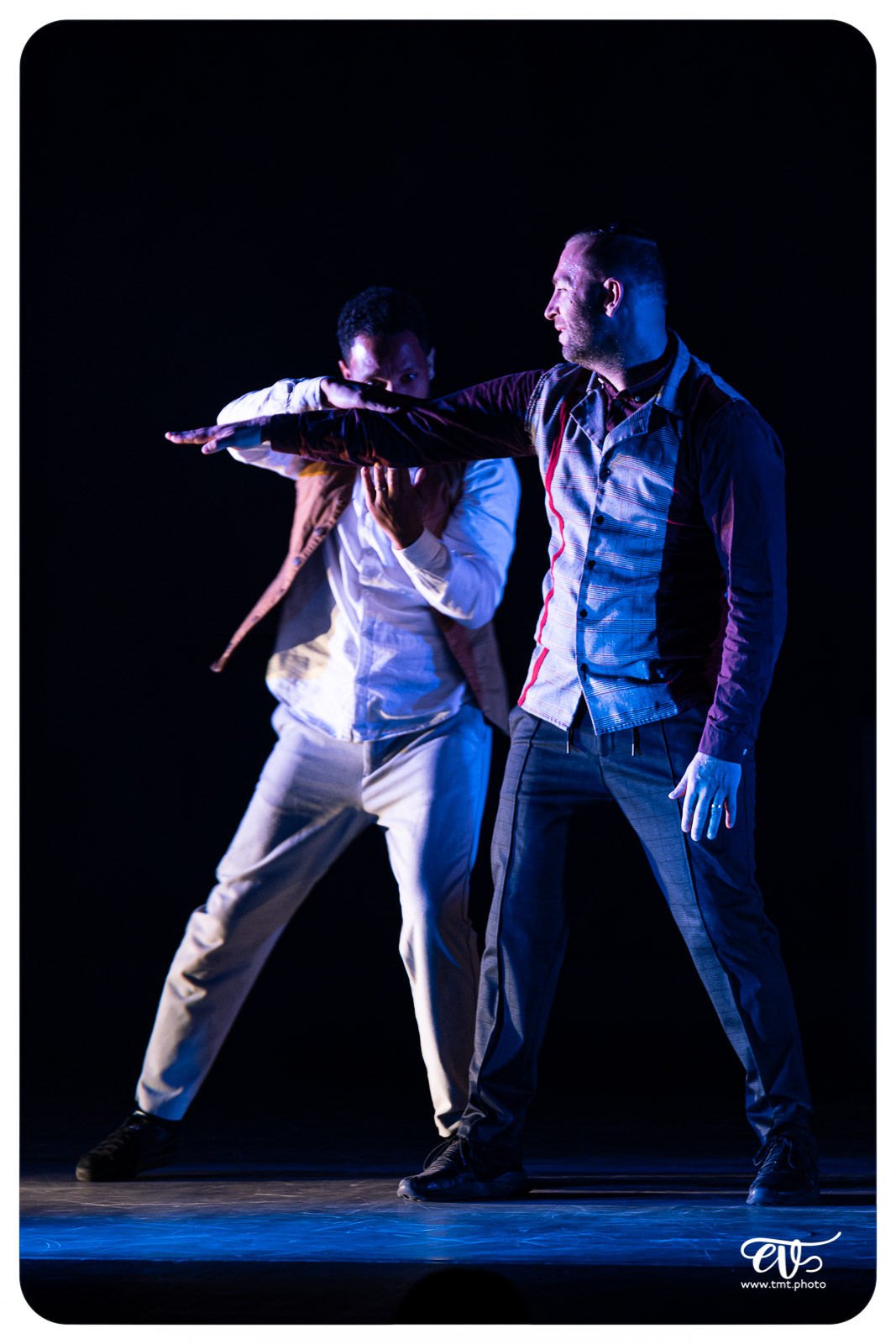 SUR LE FIL (CIE PYRAMID)